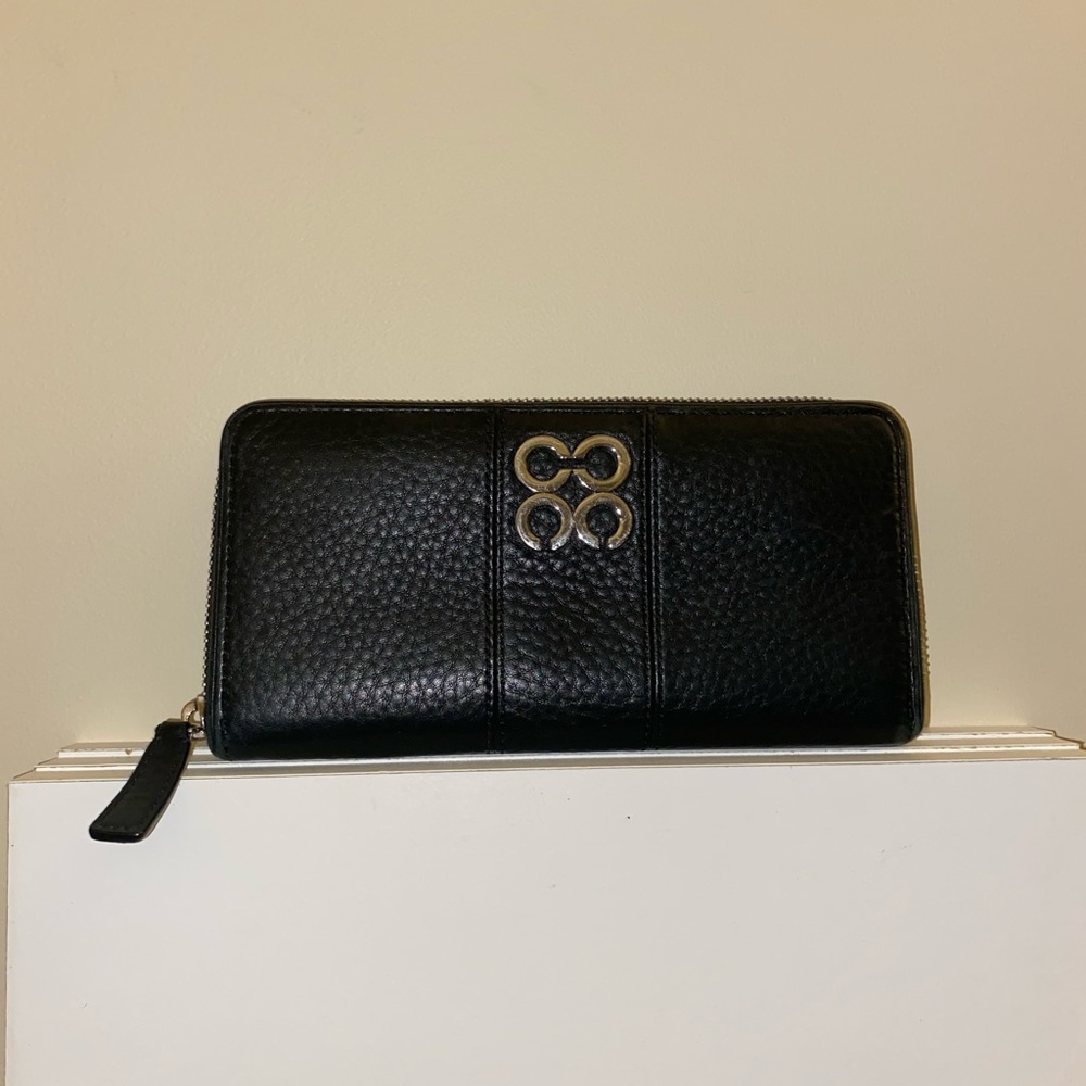 Coach wallet (barely used)